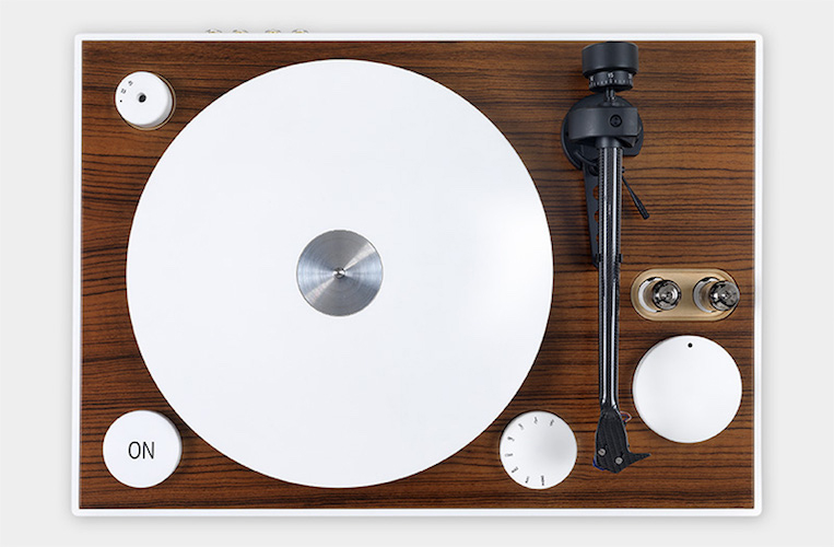 ON-Plug-and-Play-Turntable-01.jpg